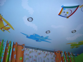 Натяжной потолок в детской стоимость от производителя Ремонтофф. Натяжные потолки в Анжеро Судженске.