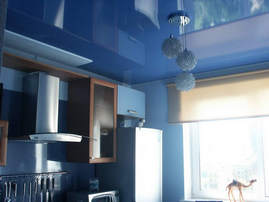 Натяжные потолки на кухне стоимость от производителя Ремонтофф. Натяжные потолки в Анжеро Судженске под ключ.