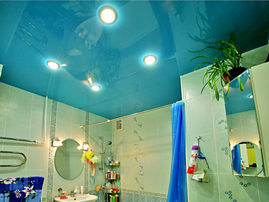 Натяжной потолок в ванной фото, компания Ремонтофф. Натяжные потолки в Анжеро Судженске под ключ.